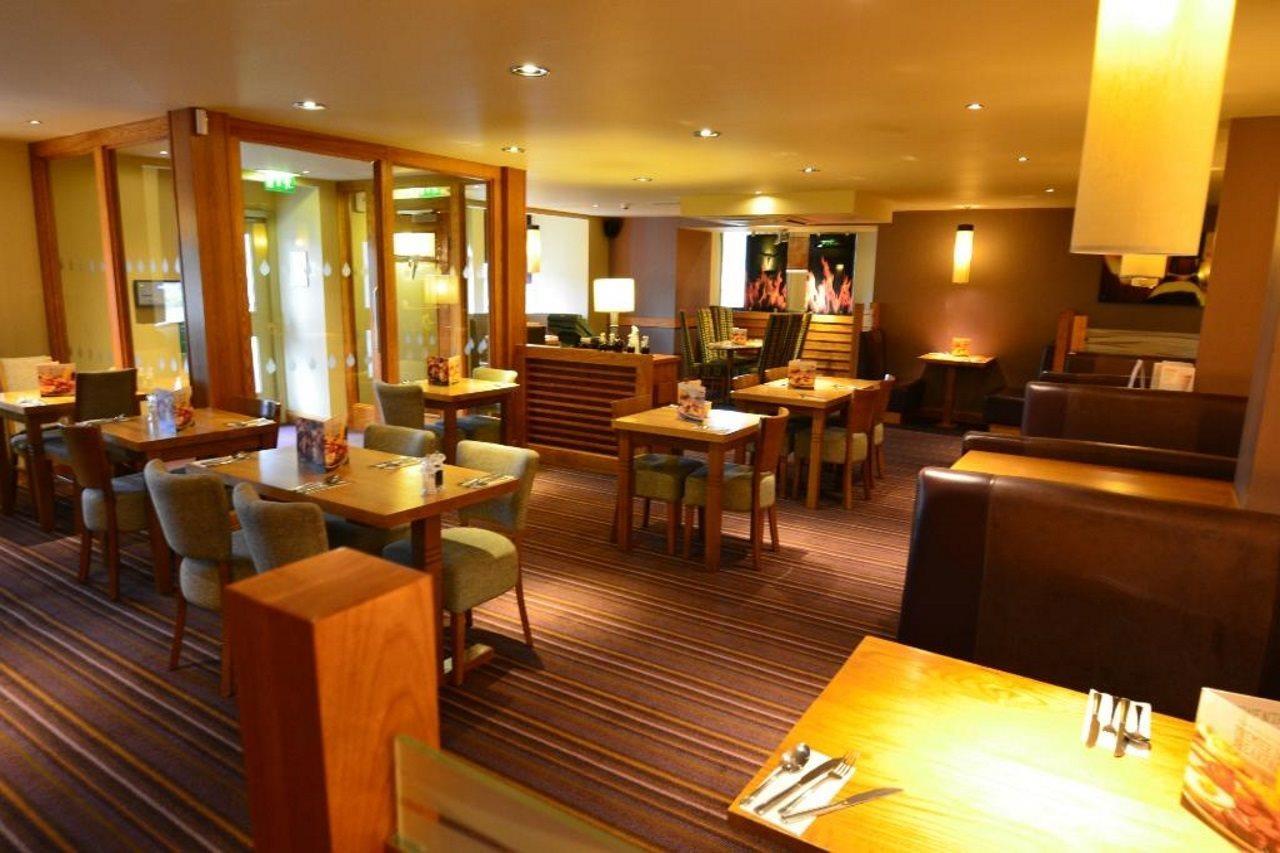 Premier Inn Inverness West Exterior foto