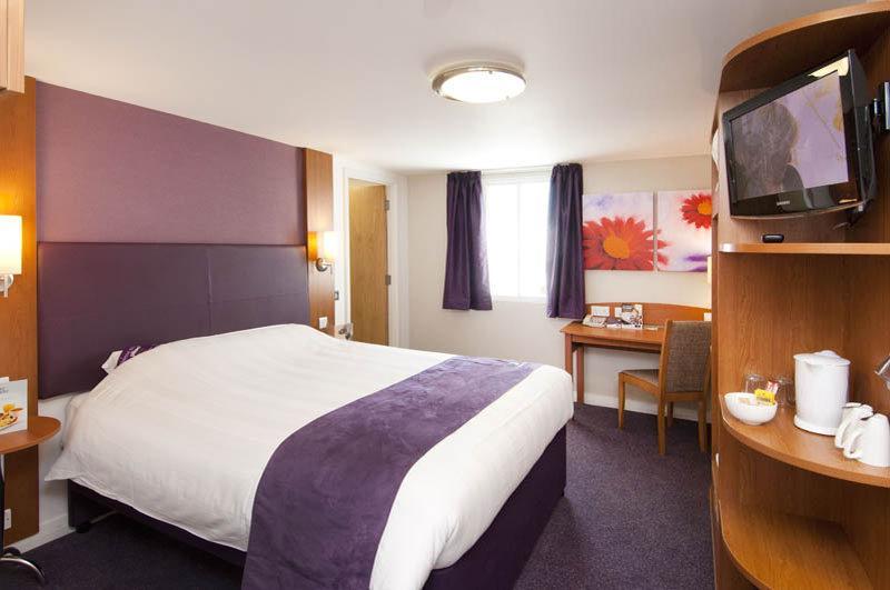 Premier Inn Inverness West Exterior foto